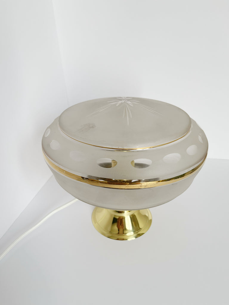 lampe à poser Vanity boum Sélection coeur lampe ancienne lampe vintage globe ancien globe verre globe chiné lampe laiton lampe verre vintage