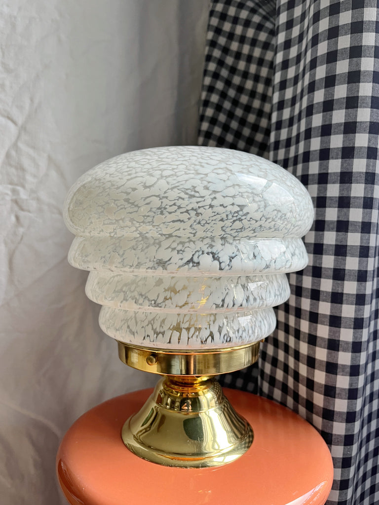 lampe luminaire lampe ancien lampe vintage lampe à poser verre de clichy socle laiton lampe vintage selency sélection coeur vanity boum précieuses 
