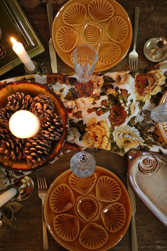 table de noel art de la table christmas eve réveillon de noel Noël Selency sélection coeur assiettes à huitre vintage chinée assiette ancienne décoration de table