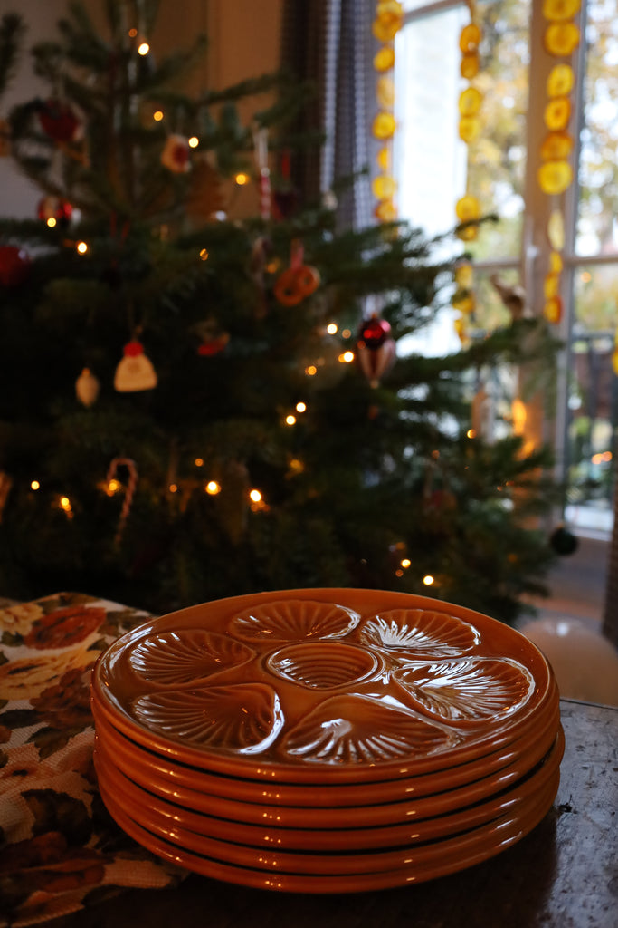 table de noel art de la table christmas eve réveillon de noel Noël Selency sélection coeur assiettes à huitre vintage chinée assiette ancienne décoration de table